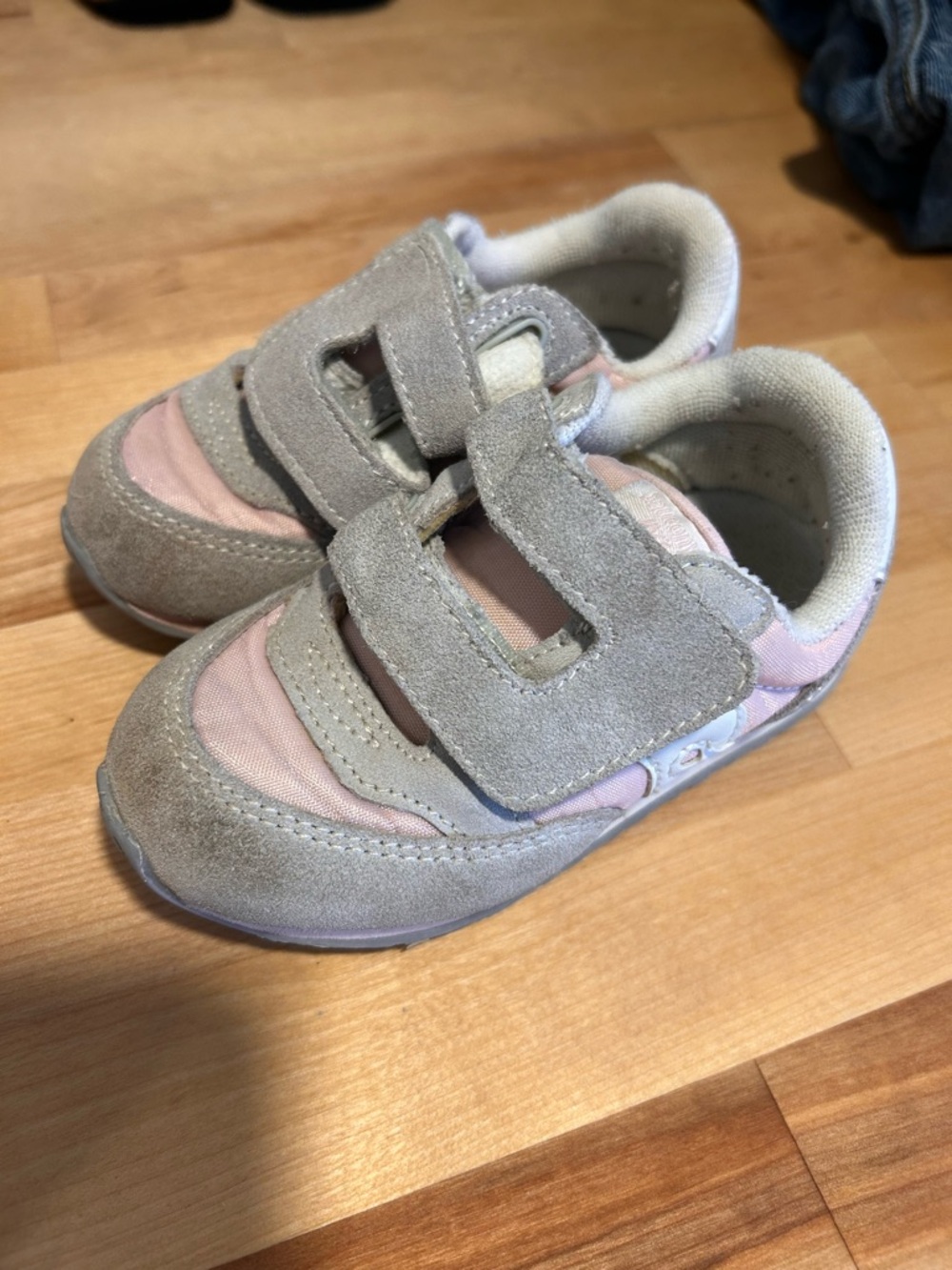 Saucony Kids Pink and Gray Velcro Sneakers